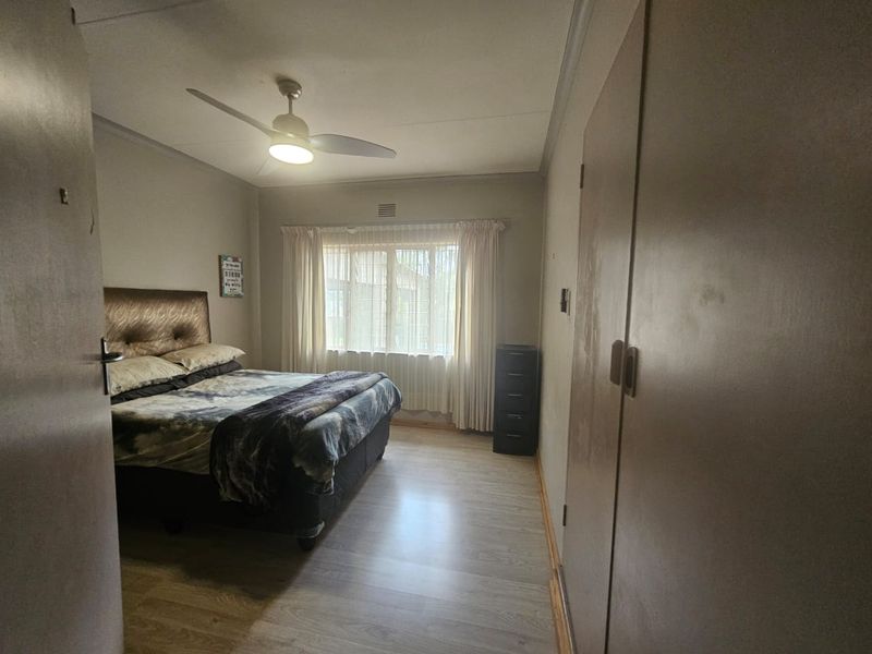 EXCLUSIVE MANDATE                       3/4 bedroomed, Income-Generating family home in Aqua Park - Photo 10