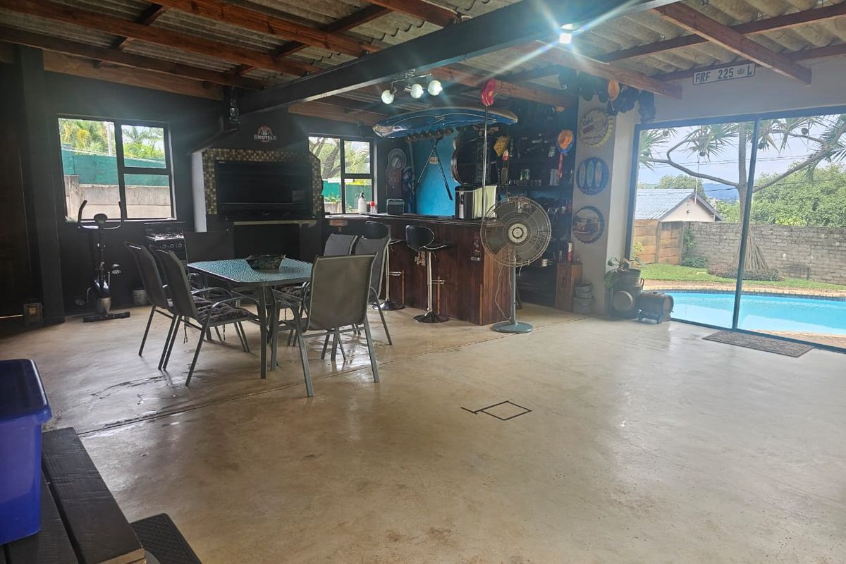 EXCLUSIVE MANDATE                       3/4 bedroomed, Income-Generating family home in Aqua Park - Photo 3