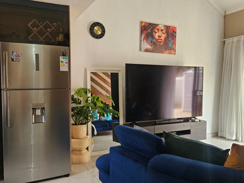 Family-friendly 3-bedroom townhouse - Photo 3