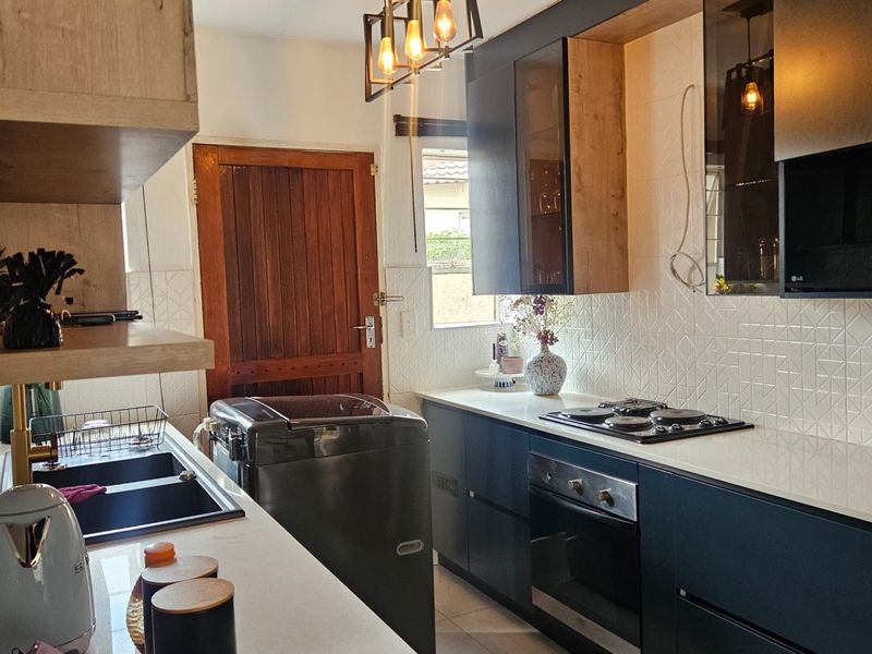 Family-friendly 3-bedroom townhouse - Photo 7