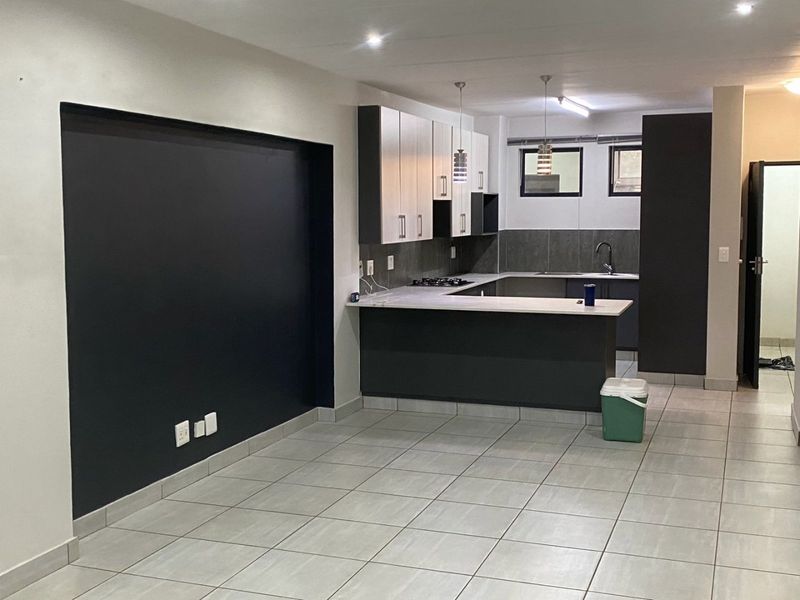 Stylish 2-Bedroom Apartment | Ideal Investment Opportunity - Photo 1