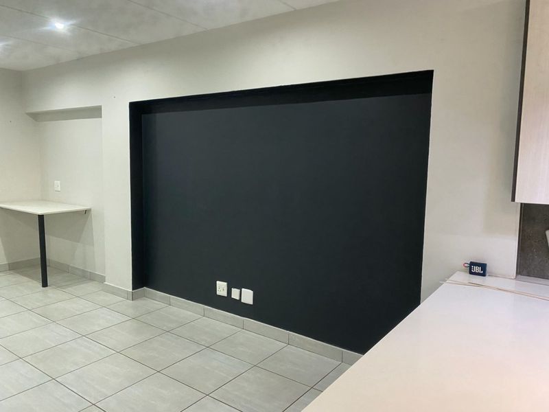 Stylish 2-Bedroom Apartment | Ideal Investment Opportunity - Photo 3