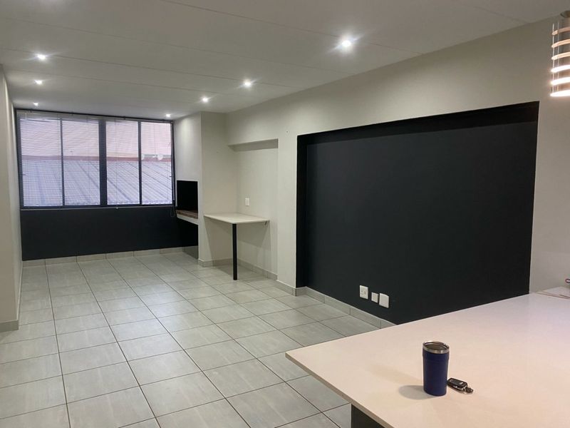 Stylish 2-Bedroom Apartment | Ideal Investment Opportunity - Photo 2