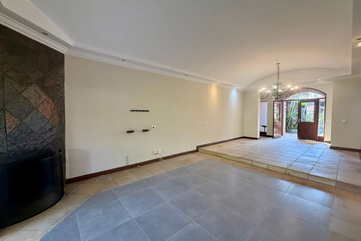 Elegant 4-Bedroom Home with Dam & Golf Course Views | Pecanwood Estate - Photo 4