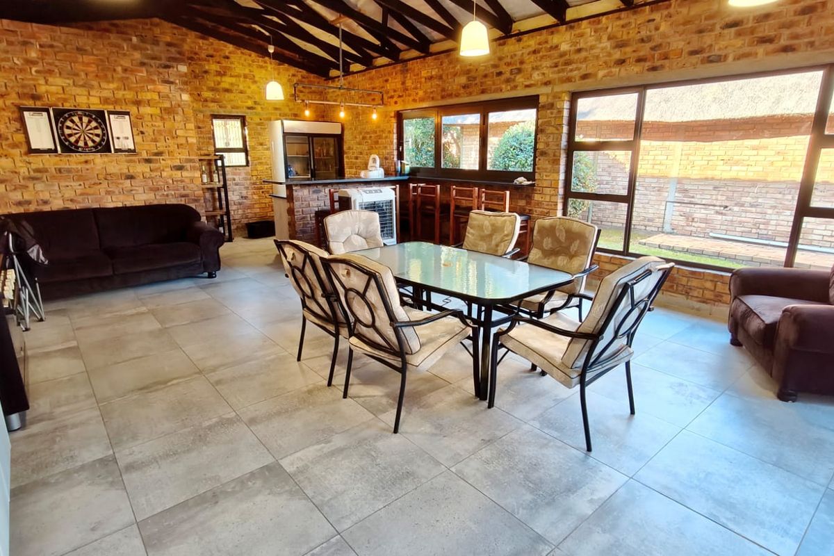 Big Family Home at the Vaaldam - Photo 2