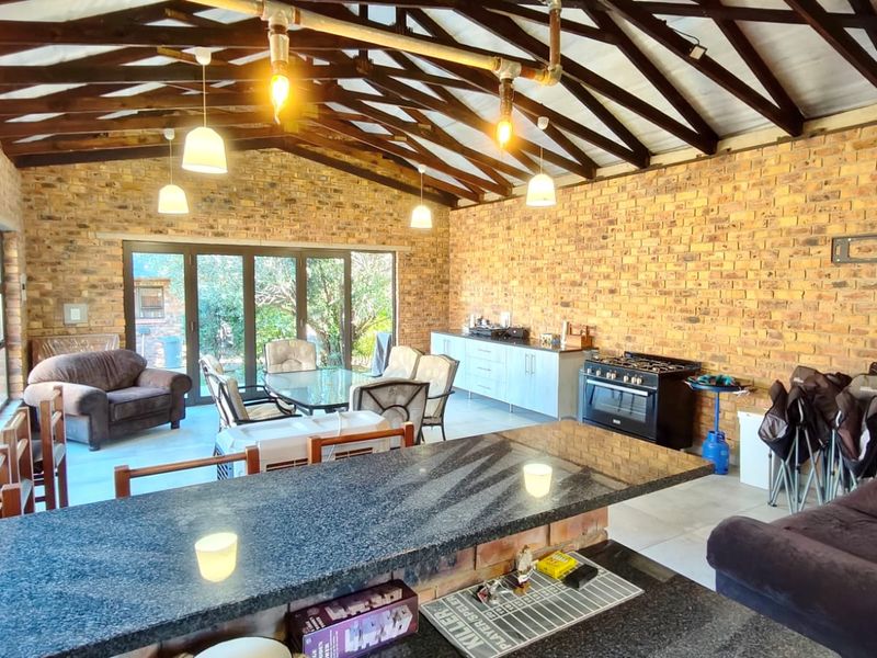Big Family Home at the Vaaldam - Photo 2