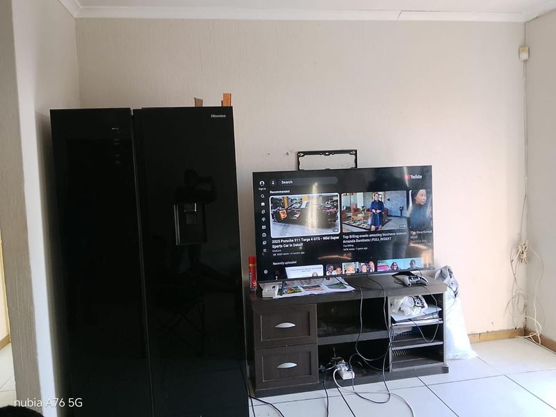 Calling All Investors and First time Buyers ,first floor unit in Northgate - Photo 10
