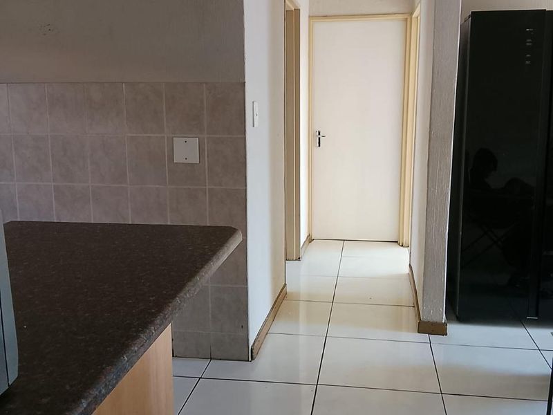Calling All Investors and First time Buyers ,first floor unit in Northgate - Photo 8