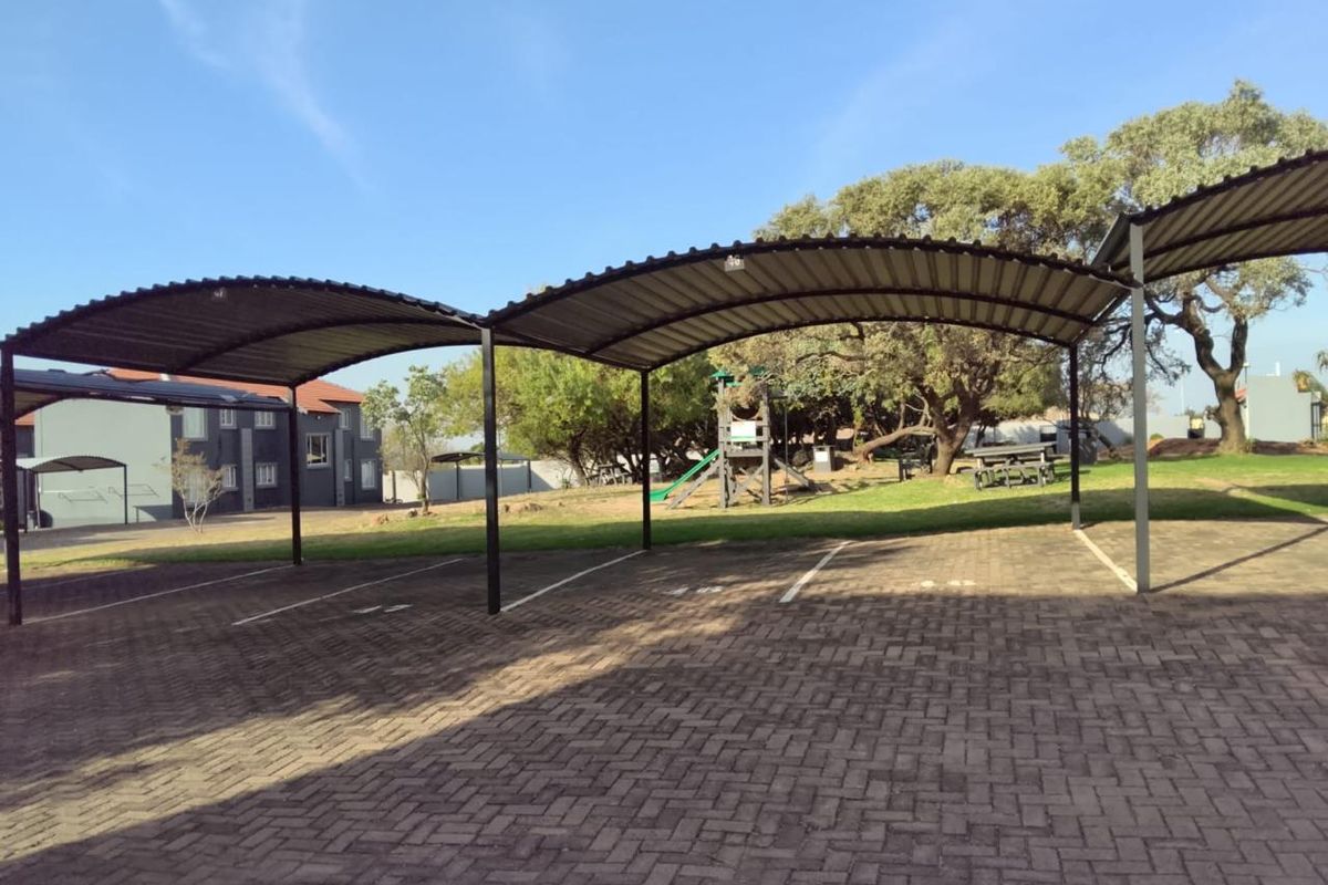 Calling All Investors and First time Buyers ,first floor unit in Northgate - Photo 3