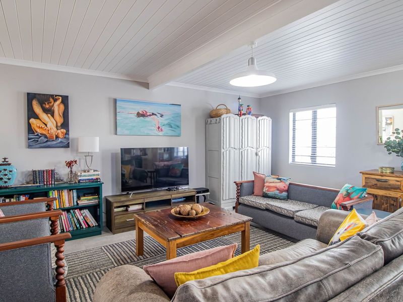 Want to live 100 meters from the beach AND get paid for it? - Photo 6