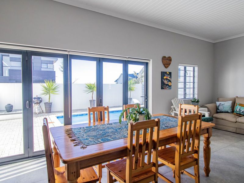 Want to live 100 meters from the beach AND get paid for it? - Photo 4