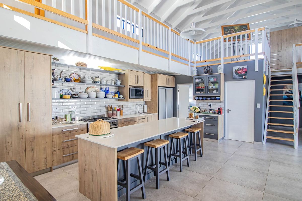 Want to live 100 meters from the beach AND get paid for it? - Photo 3