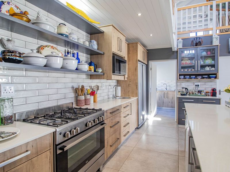 Want to live 100 meters from the beach AND get paid for it? - Photo 10