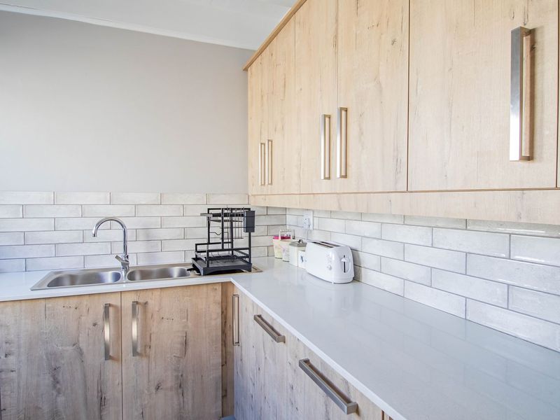 Want to live 100 meters from the beach AND get paid for it? - Photo 10