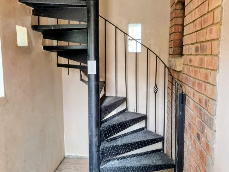 EXCLUSIVE ESTATE LIVING AT ITS FINEST – Rockcliff Estate Rustenburg - Photo 7