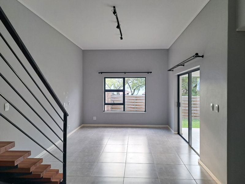 Modern 3 Bedroom Pet Friendly Garden Cluster Home - Photo 8