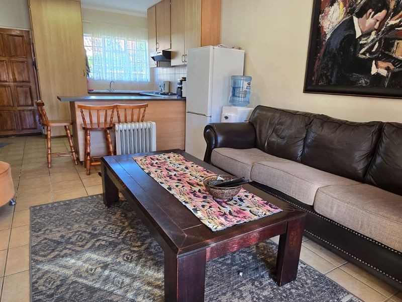 Full title townhouse in a good area and centrally located. Ideal for first-time buyers or those looking to scale down. - Photo 9