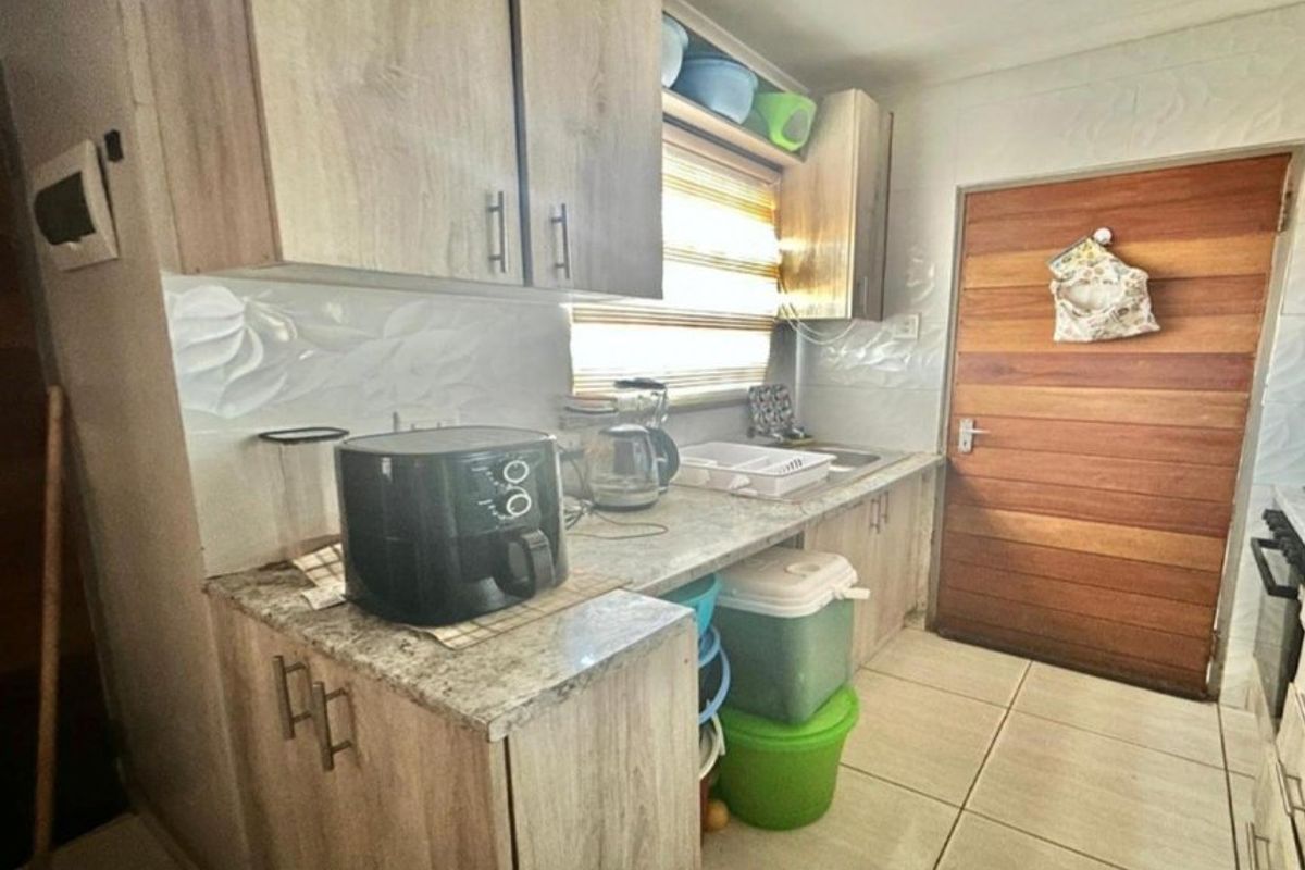 3-Bedroom House for Sale in Clayville – 162m2 - Photo 3