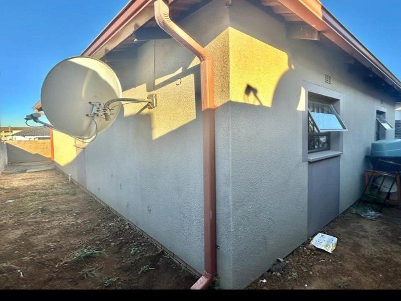 3-Bedroom House for Sale in Clayville – 162m2 - Photo 2
