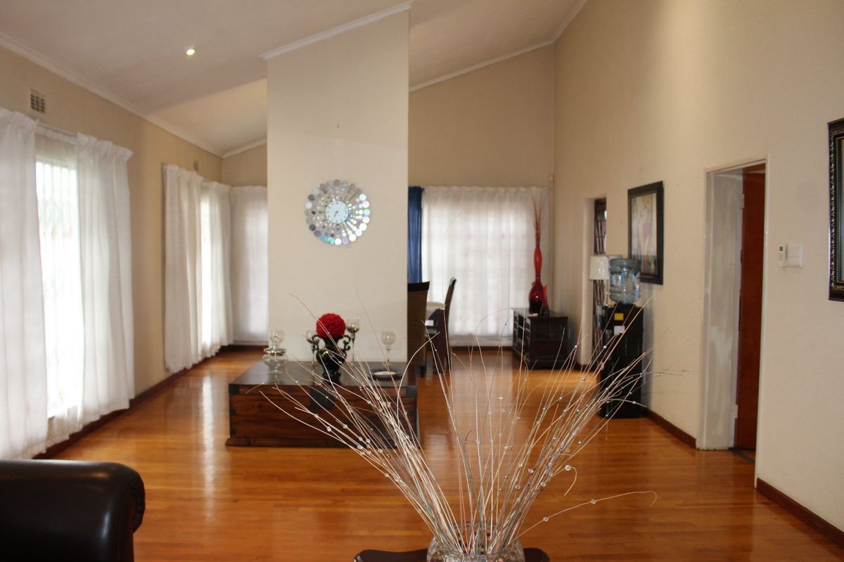 Spacious Family Home with Dual Living Potential in Sought-After Klipdam, Kuils River - Photo 5