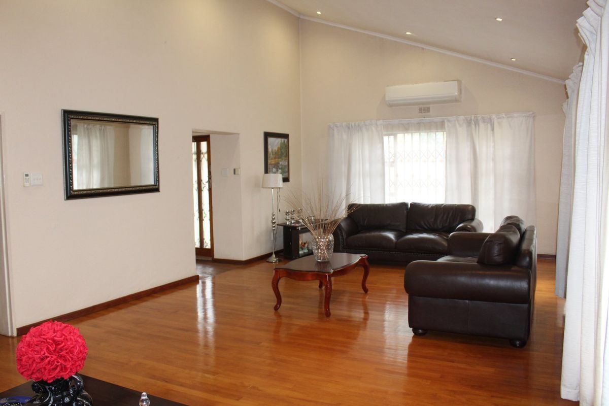 Spacious Family Home with Dual Living Potential in Sought-After Klipdam, Kuils River - Photo 3