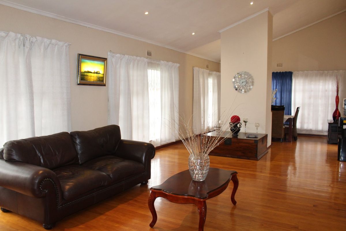 Spacious Family Home with Dual Living Potential in Sought-After Klipdam, Kuils River - Photo 4