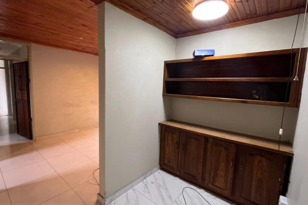 Comfortable Family Living with Excellent Security - Photo 5