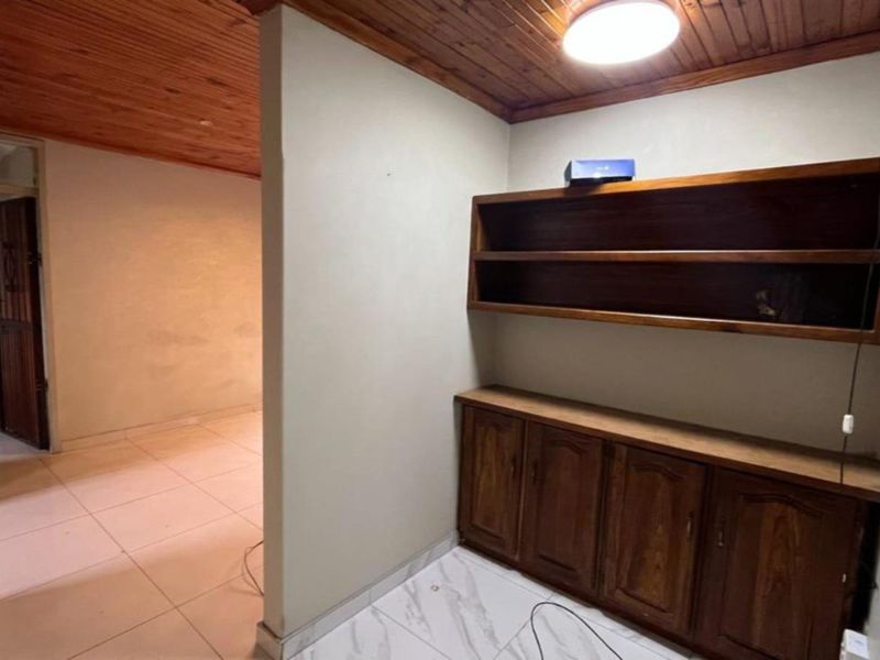 Comfortable Family Living with Excellent Security - Photo 5