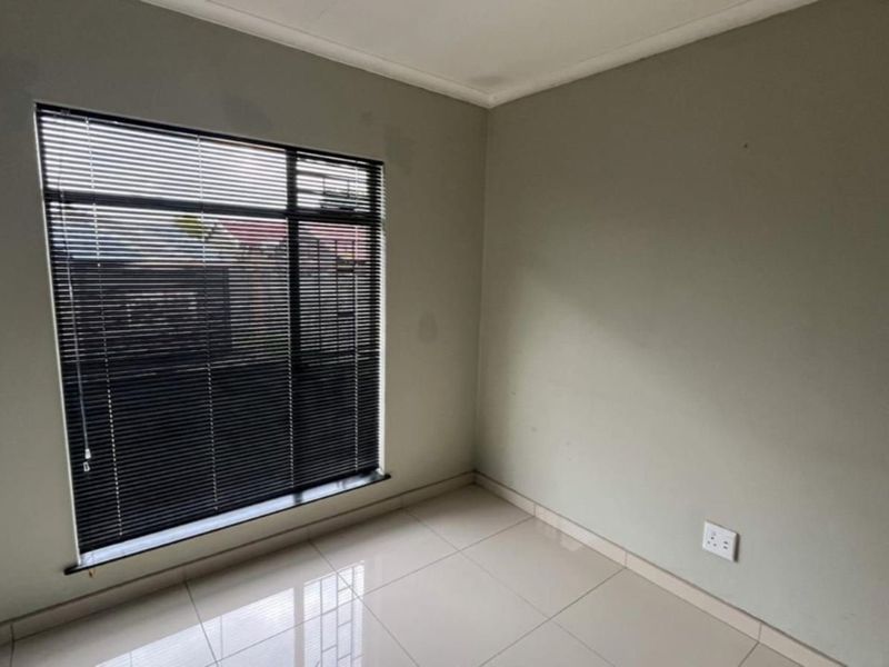 Comfortable Family Living with Excellent Security - Photo 6