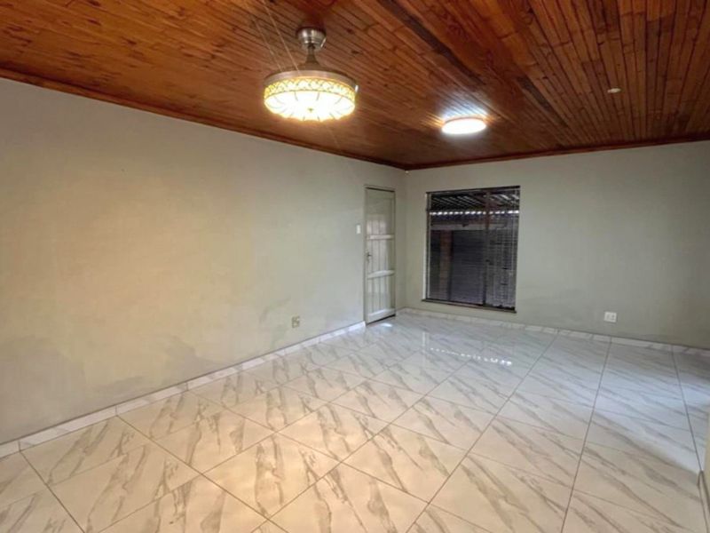 Comfortable Family Living with Excellent Security - Photo 3