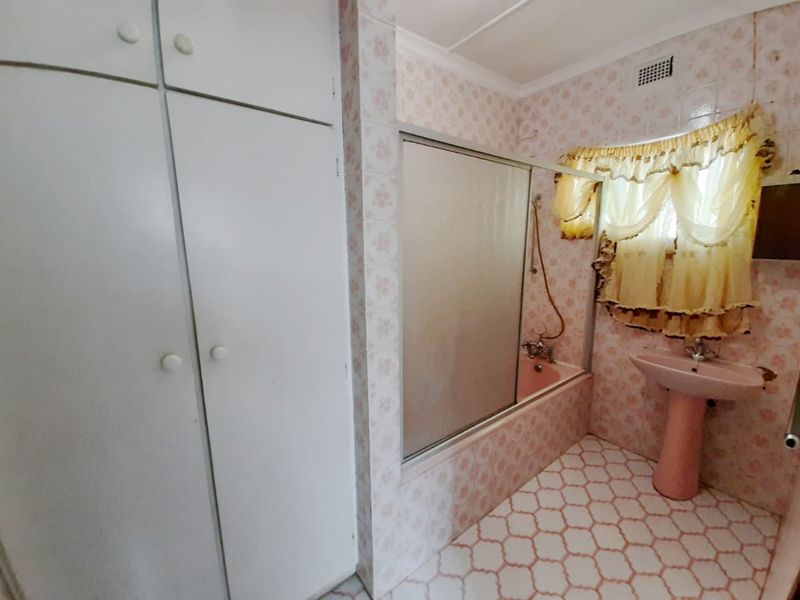 Space, Location & Family Comfort - Photo 6