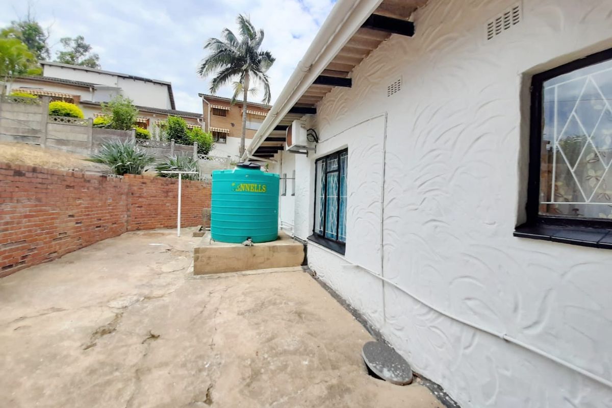 Space, Location & Family Comfort - Photo 2