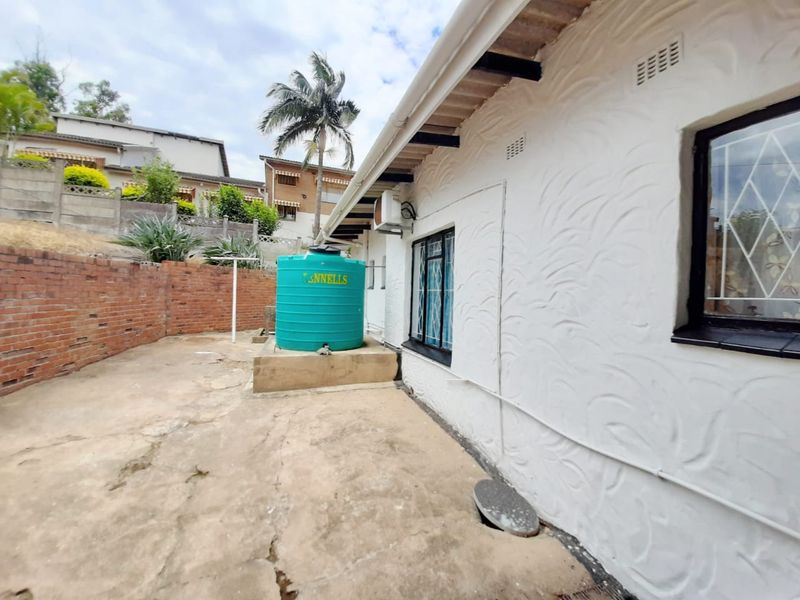 Space, Location & Family Comfort - Photo 2