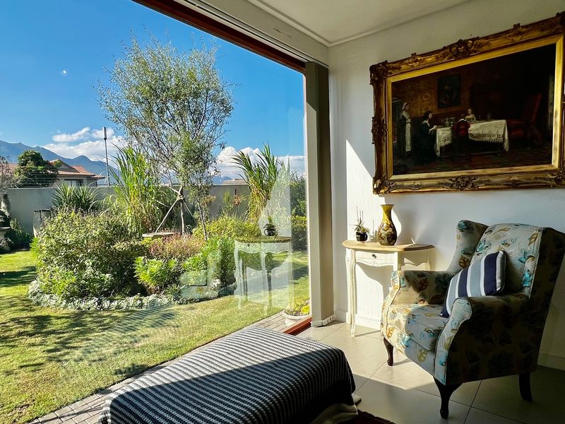 EARLS COURT LIFESTYLE LIVING AT IT'S BEST - Photo 7