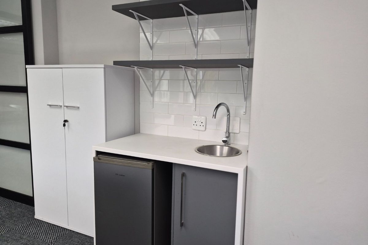 Available Now - Fully Furnished Offices to let in Bryanston - Photo 4