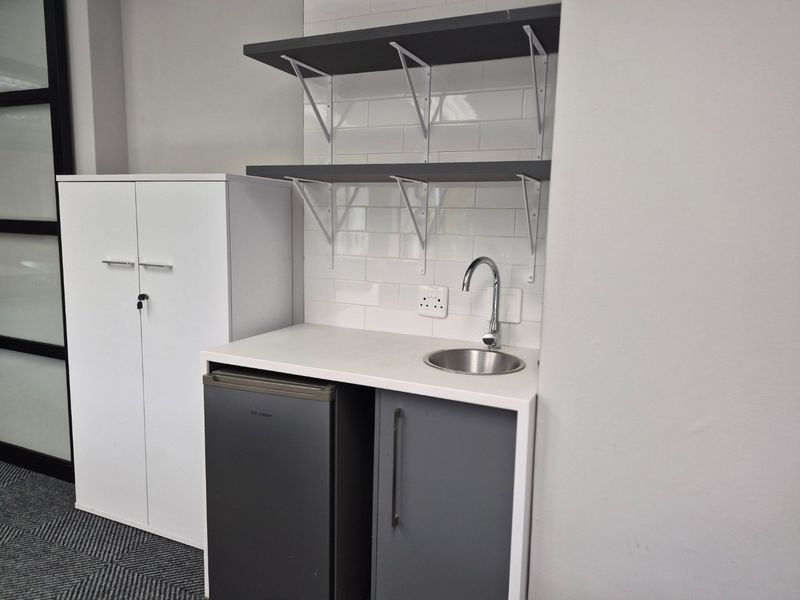 Available Now - Fully Furnished Offices to let in Bryanston - Photo 4
