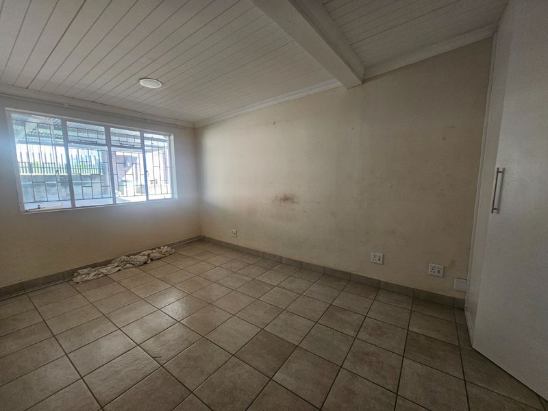 Garden Cottage, Centrally Located  - Photo 10
