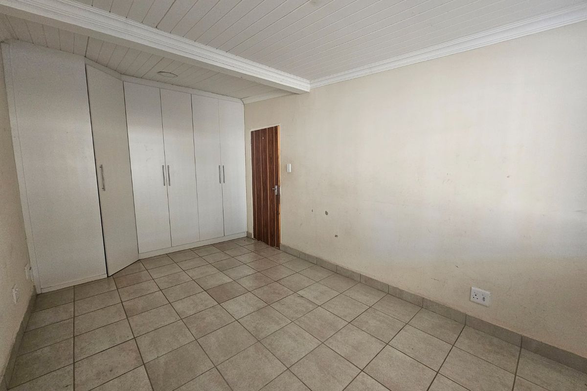 Garden Cottage, Centrally Located  - Photo 4