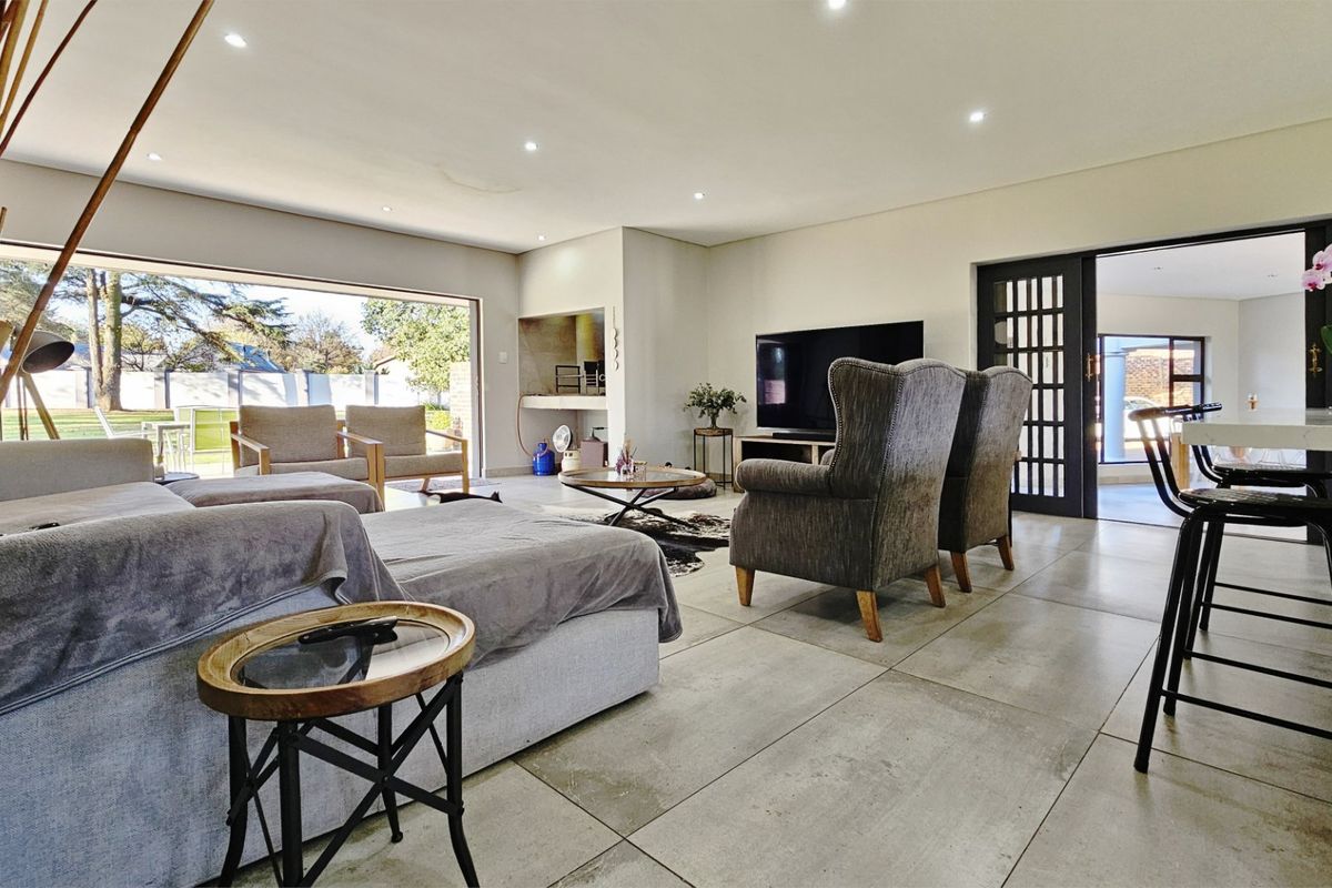 Modern Aesthetic Living - Three Rivers Proper - Photo 3