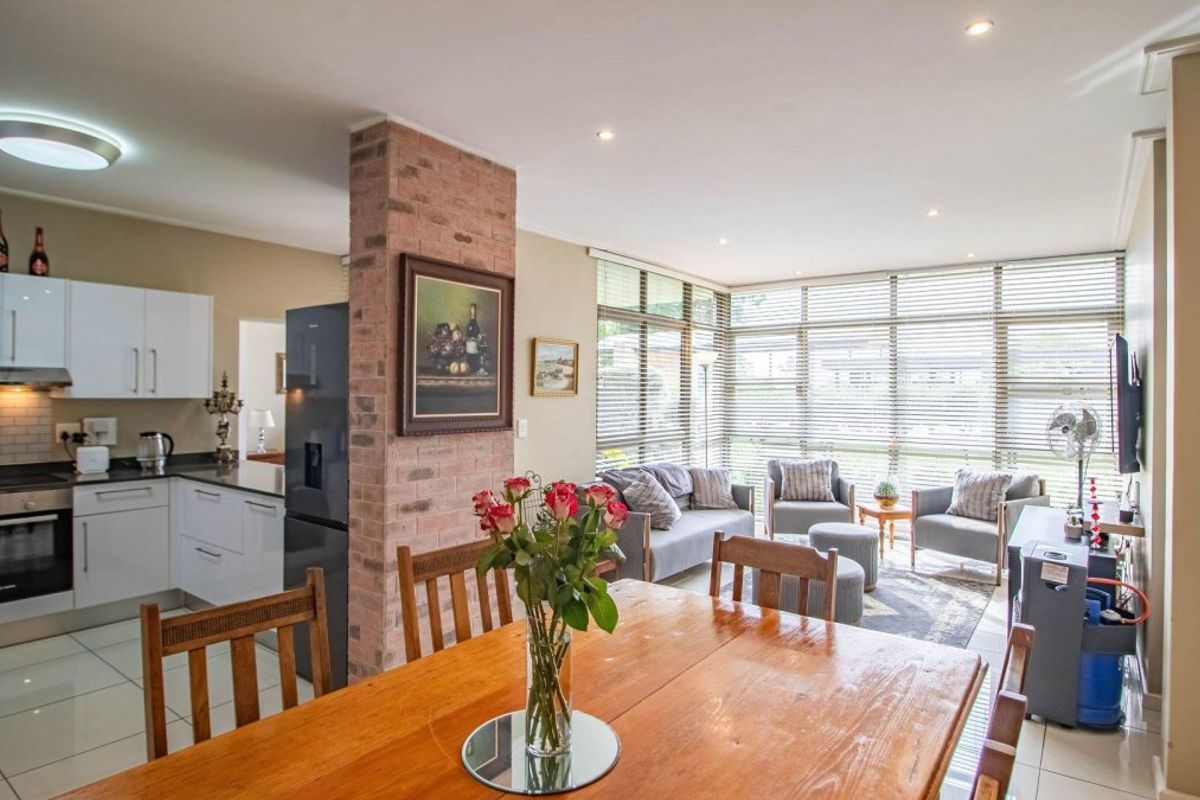 Modern 3-Bedroom Garden Apartment in Bedfordview – Secure & Convenient Living - Photo 2