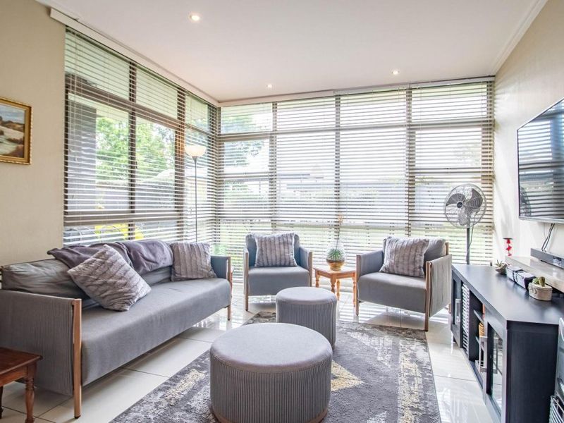 Modern 3-Bedroom Garden Apartment in Bedfordview – Secure & Convenient Living - Photo 4