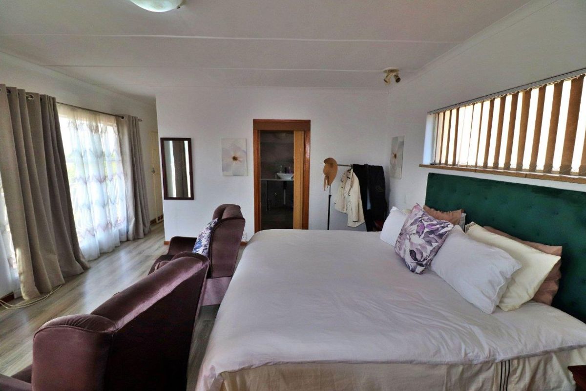 4 Bedroom Double Storied Home in Boomed off Area - Photo 2