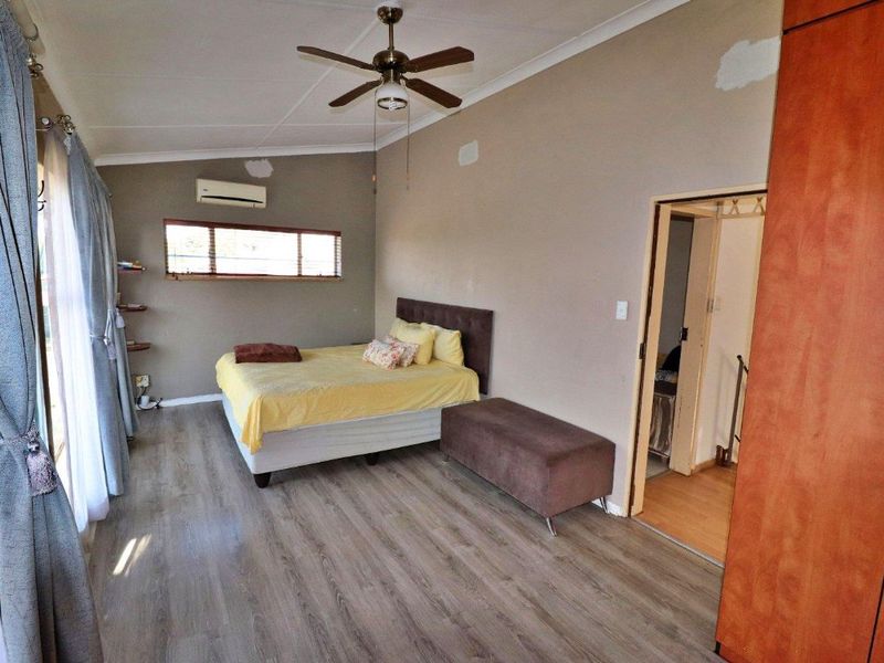4 Bedroom Double Storied Home in Boomed off Area - Photo 7