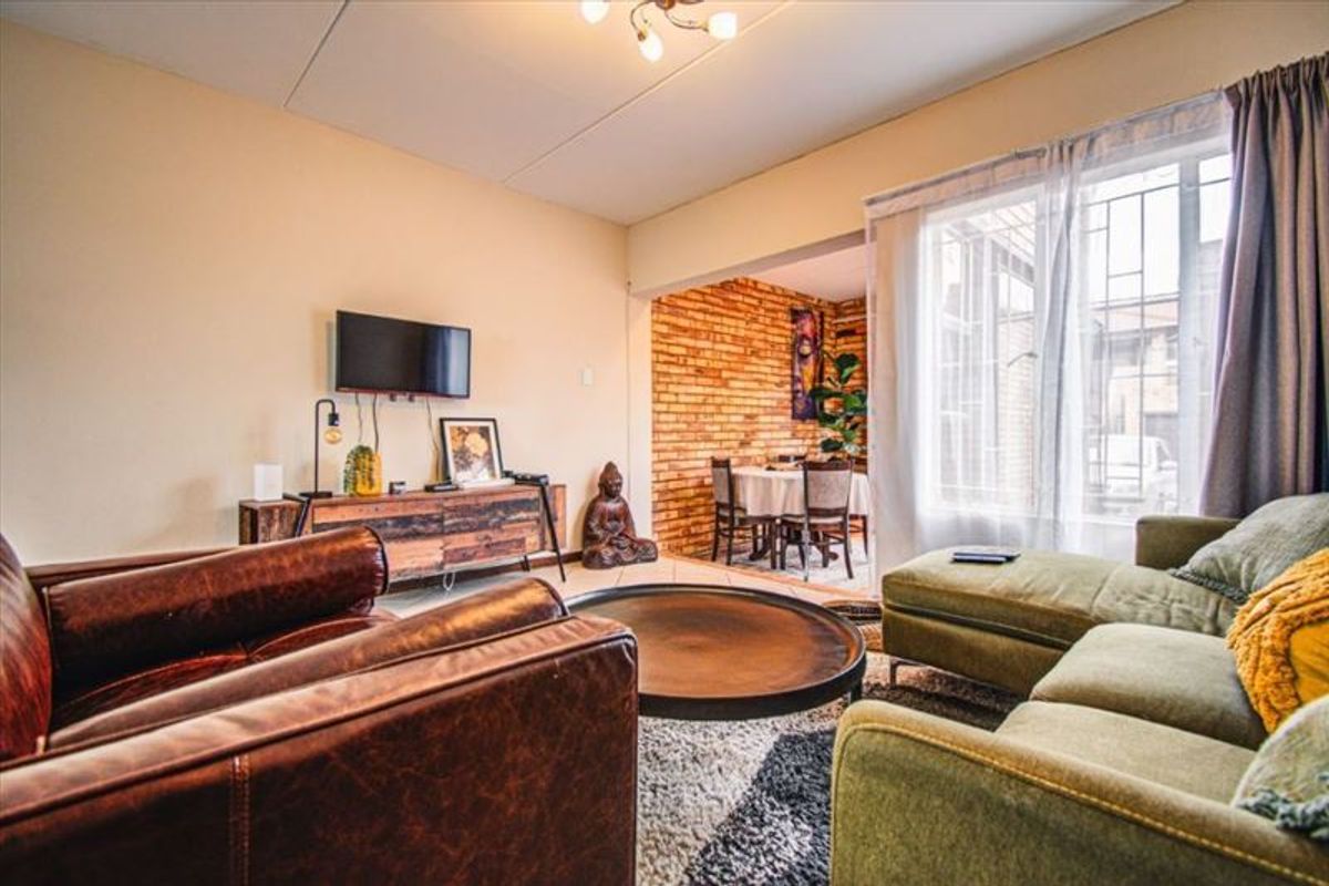 Charming Two-Bedroom Home with Practical Layout - Photo 2
