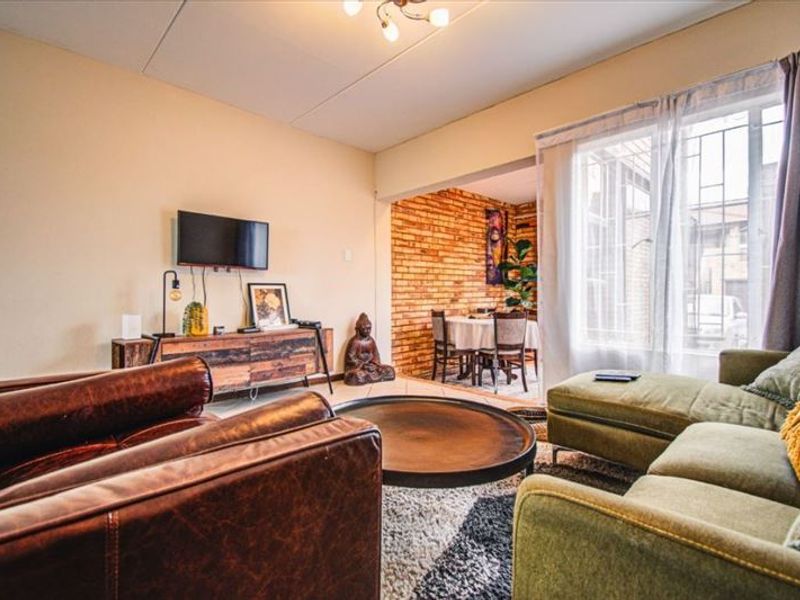 Charming Two-Bedroom Home with Practical Layout - Photo 2