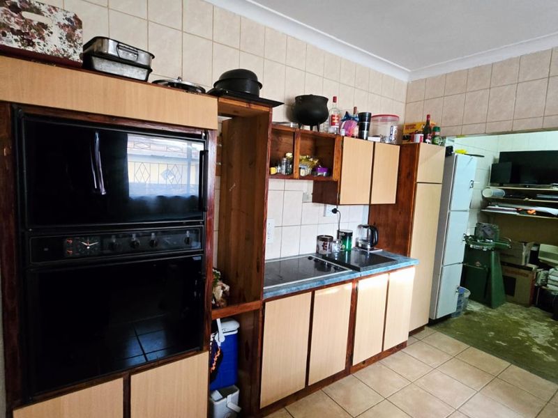 4 Bedroom house for sale in Wilkoppies - Photo 9