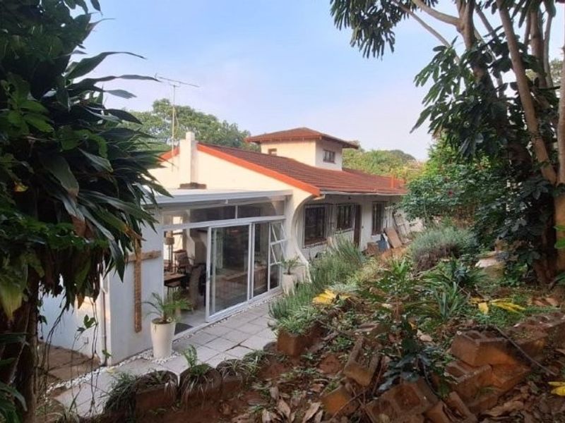 3 Bedroom House In Umtentweni - Photo 1