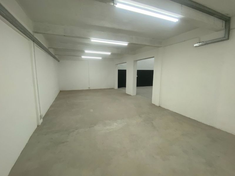 339m2 Industrial to Let  - Photo 3