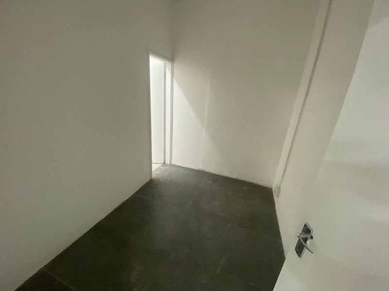 339m2 Industrial to Let  - Photo 10