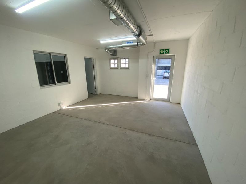 339m2 Industrial to Let  - Photo 6